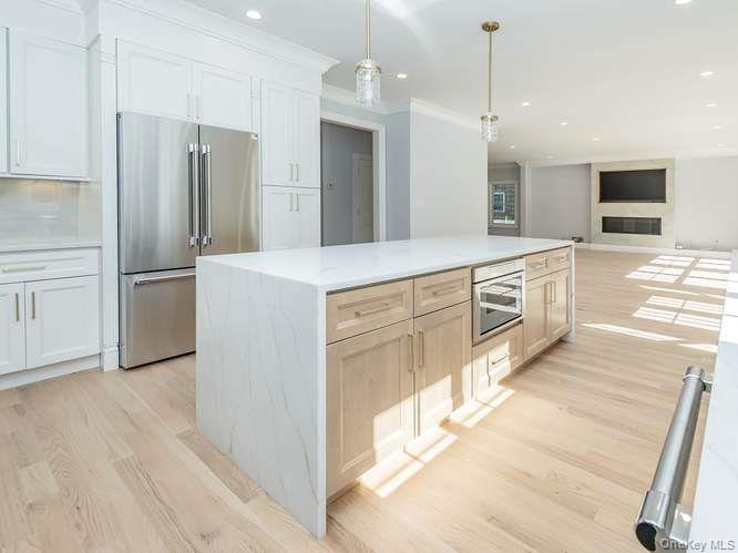16 2nd Avenue Property Photo 17