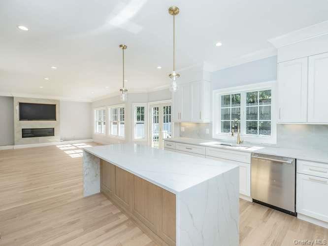 16 2nd Avenue Property Photo 19