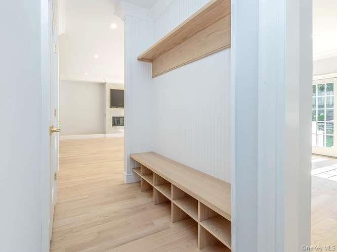 16 2nd Avenue Property Photo 20