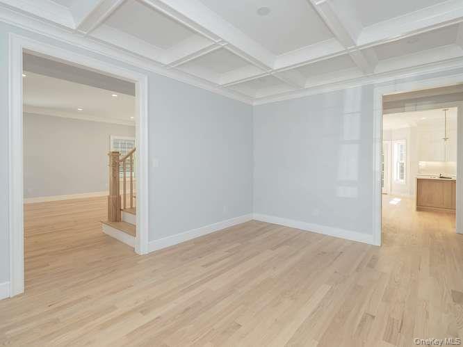 16 2nd Avenue Property Photo 23