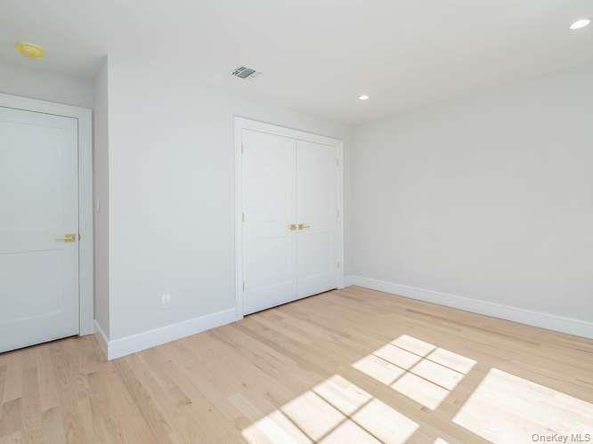 16 2nd Avenue Property Photo 28