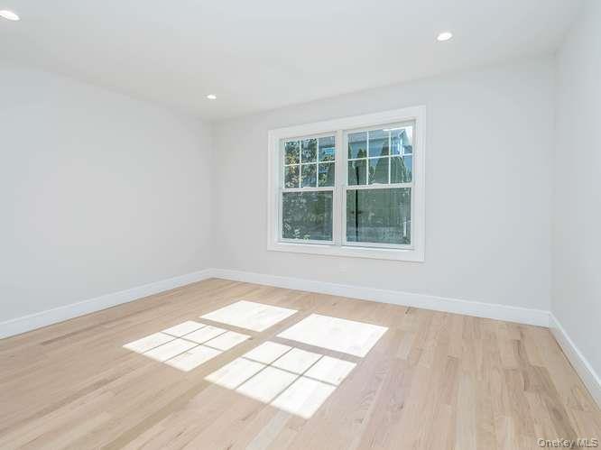 16 2nd Avenue Property Photo 29