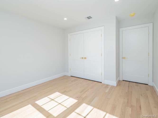 16 2nd Avenue Property Photo 32