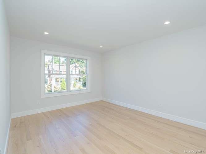 16 2nd Avenue Property Photo 35