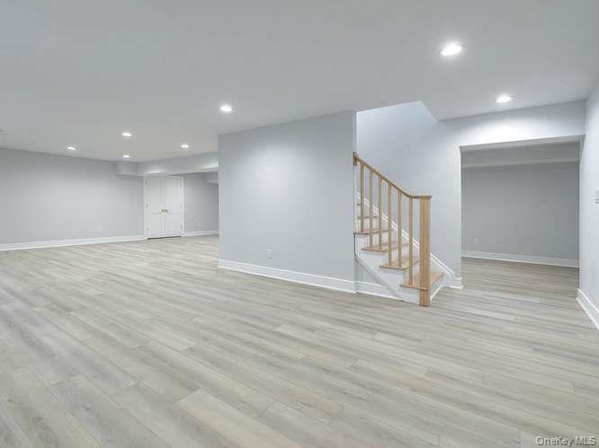 16 2nd Avenue Property Photo 45