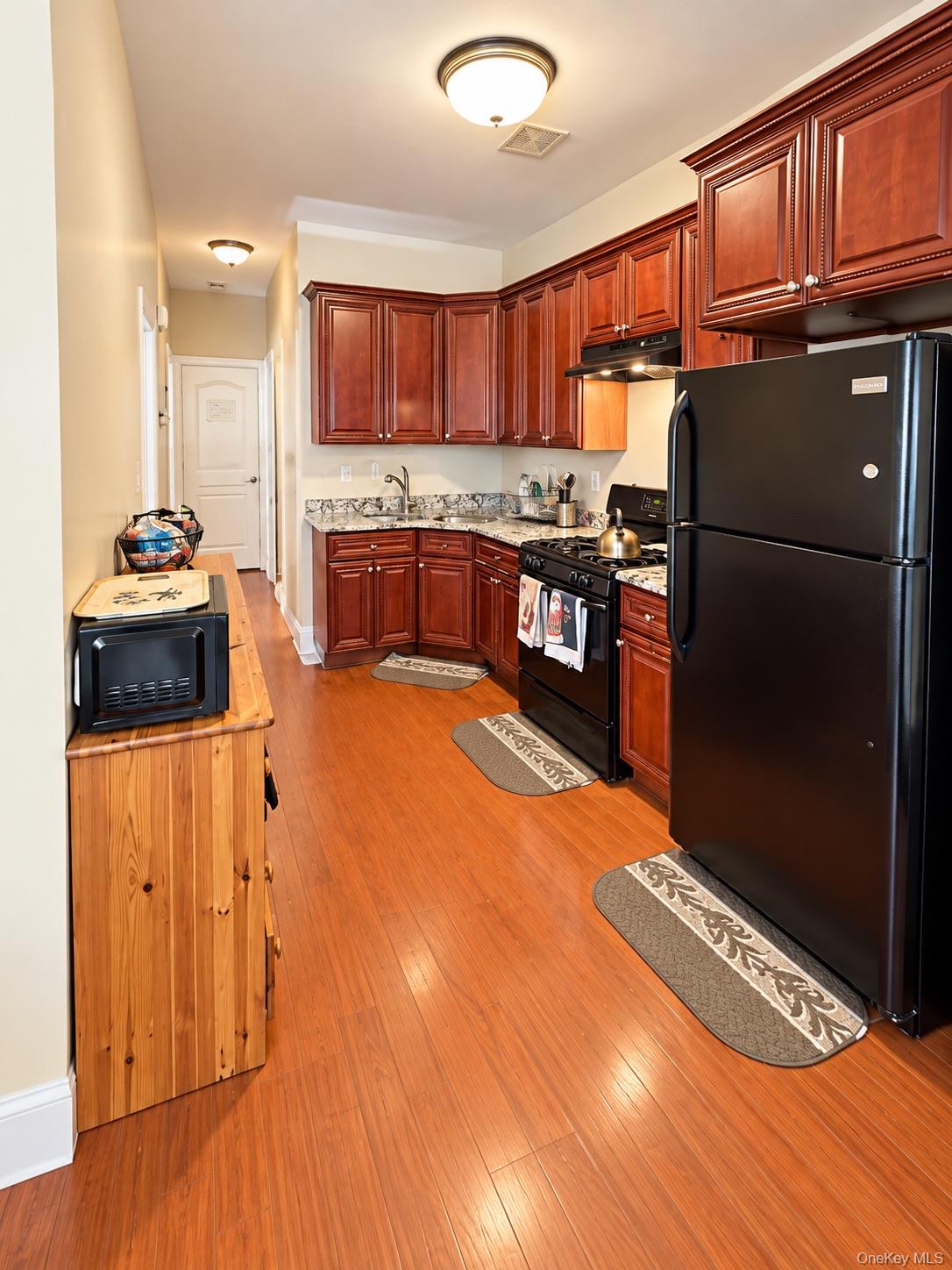 662 E 52nd Street Property Photo 11