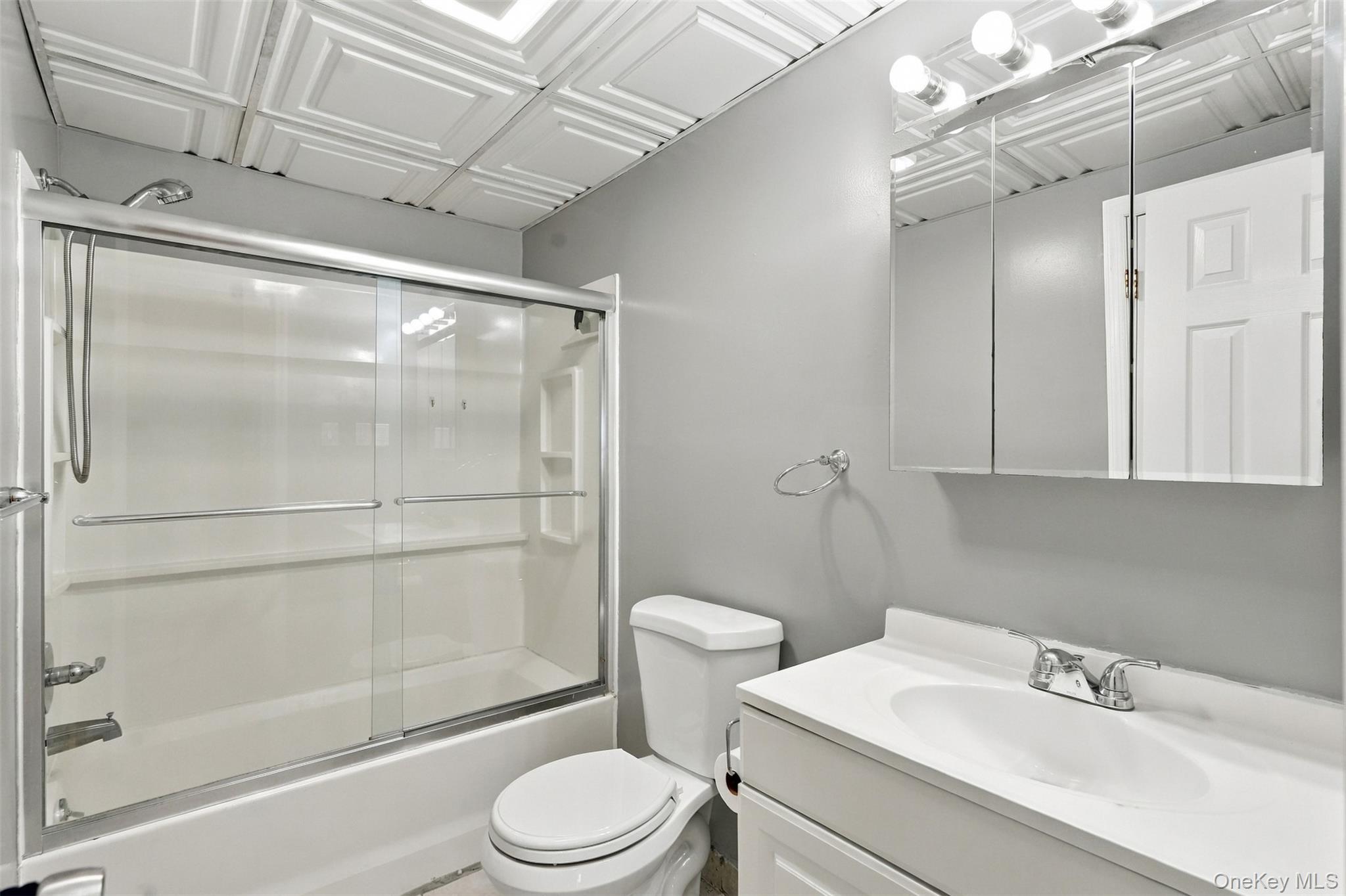 216 West 61 Property Photo 8