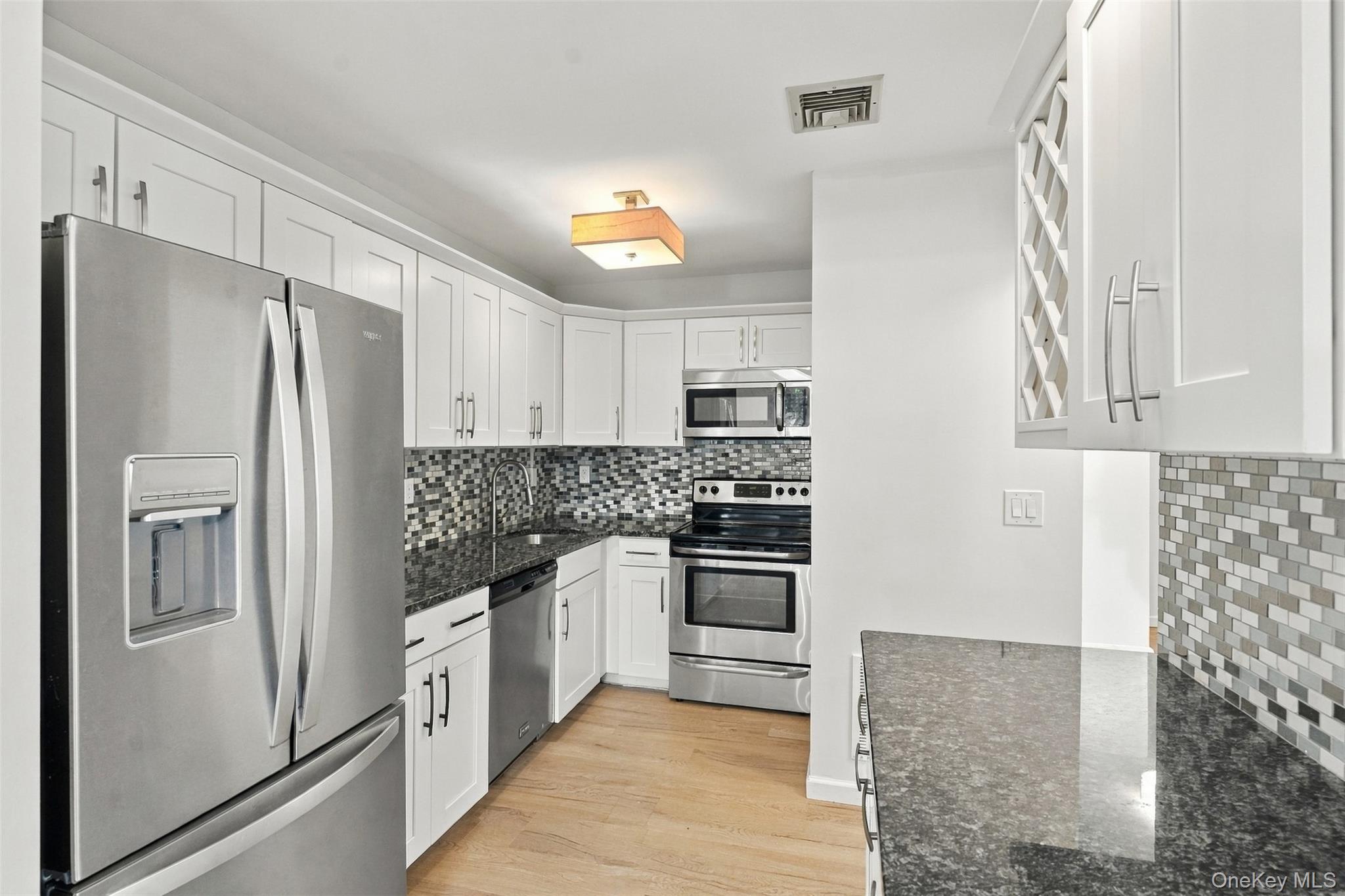 216 West 61 Property Photo 14