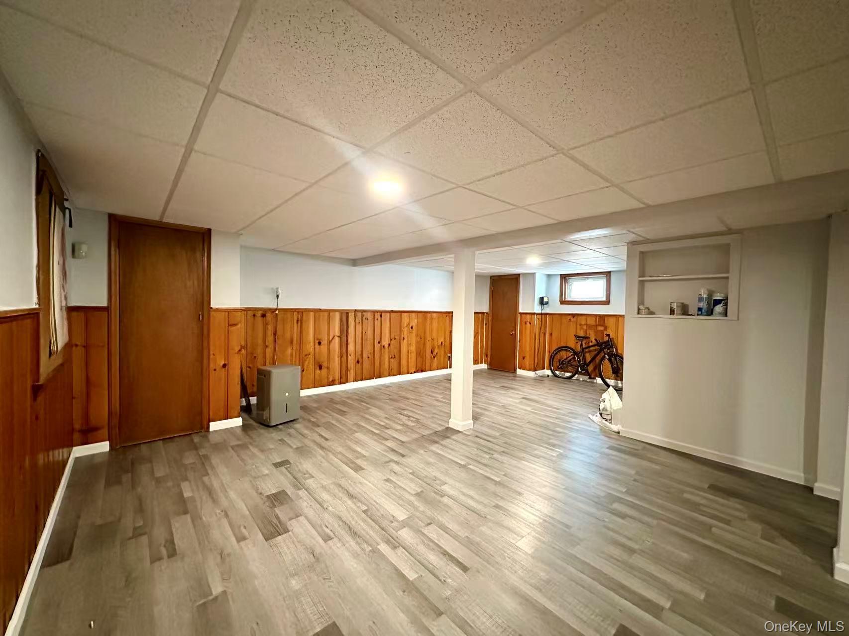 215 Mineola Avenue Property Photo 8