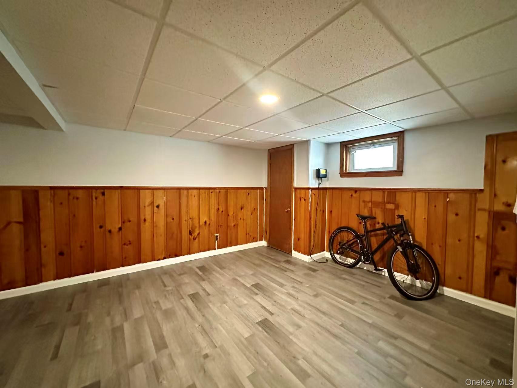 215 Mineola Avenue Property Photo 9