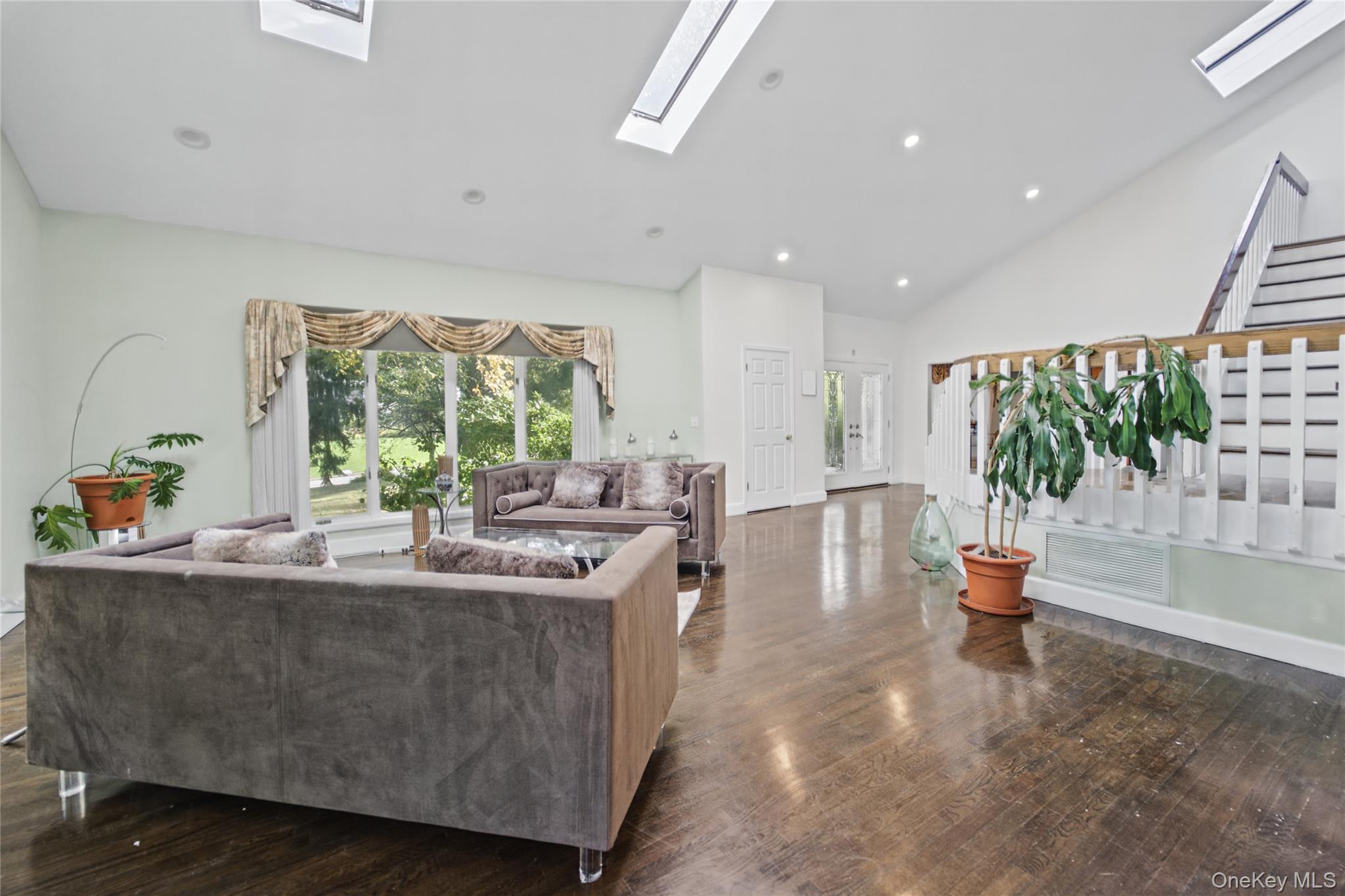 17 Scenic View Court Property Photo 4