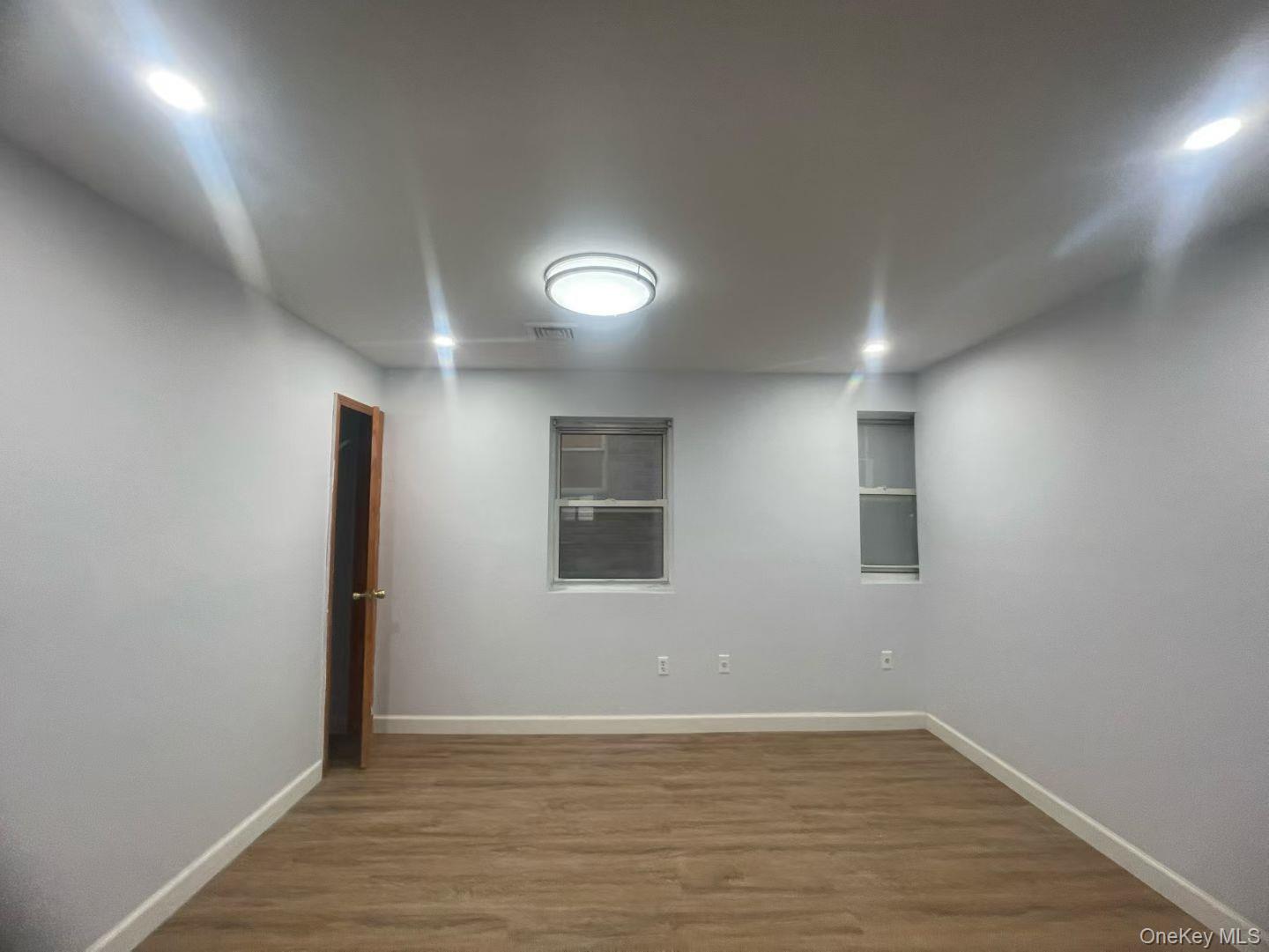 14916 Barclay Avenue Property Photo 2
