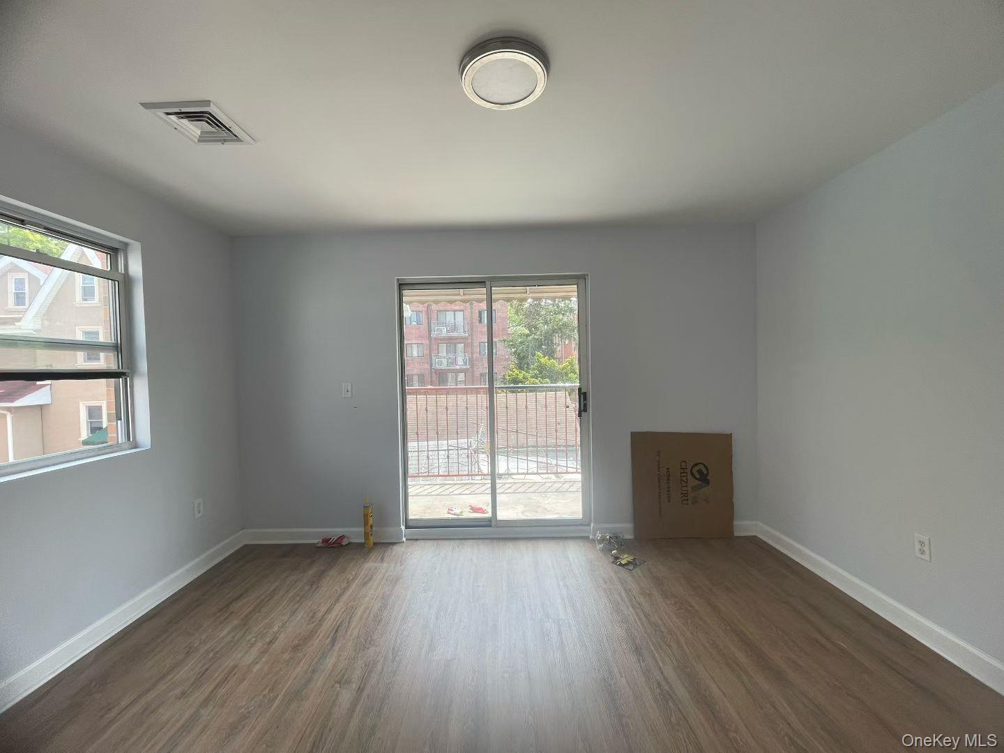 14916 Barclay Avenue Property Photo 4
