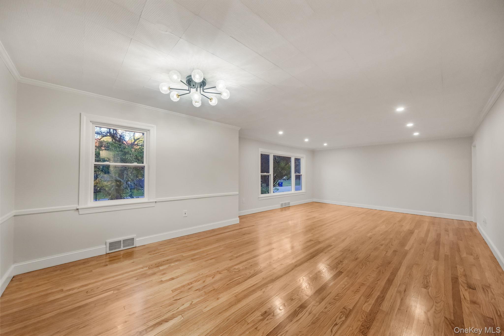 16 Knollwood Road Property Photo 5