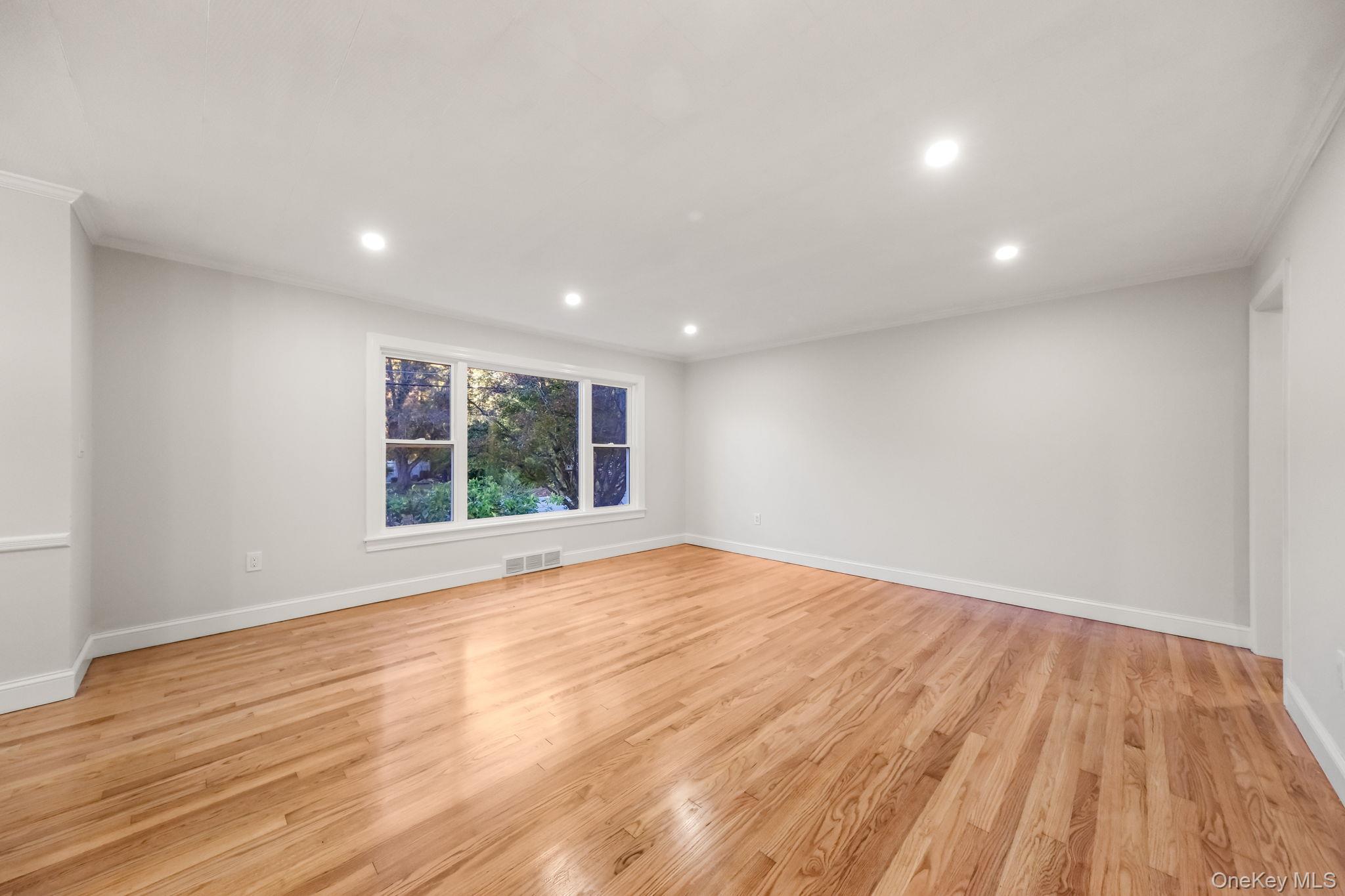 16 Knollwood Road Property Photo 7