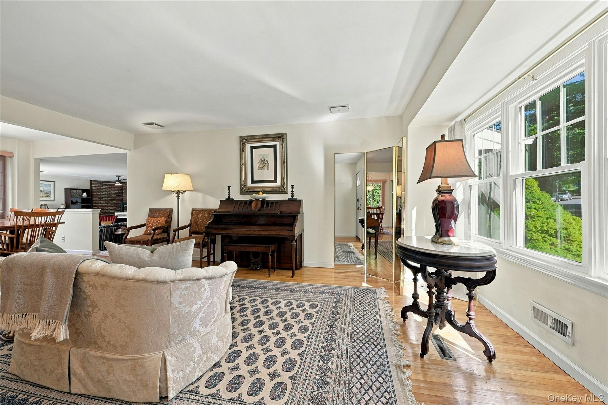2 Milburn Lane Property Photo 5