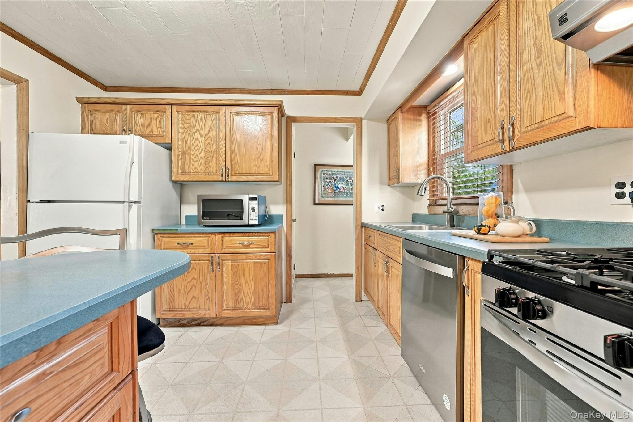 2 Milburn Lane Property Photo 16
