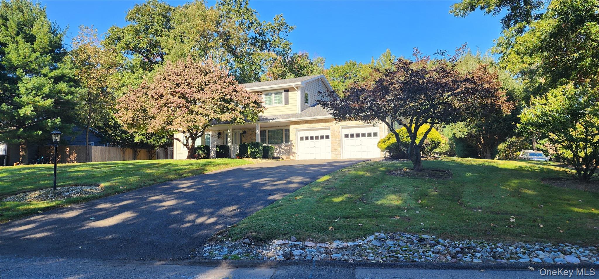 15 Sterling Forest Lane Property Photo 1