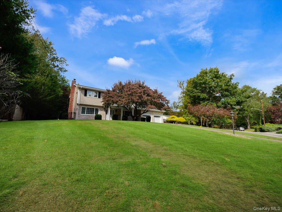 15 Sterling Forest Lane Property Photo 3