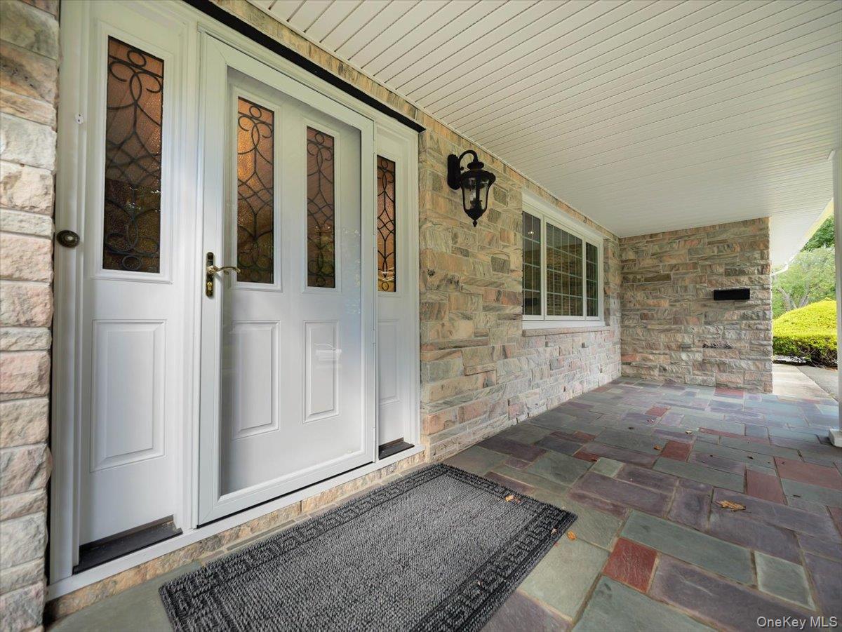 15 Sterling Forest Lane Property Photo 4