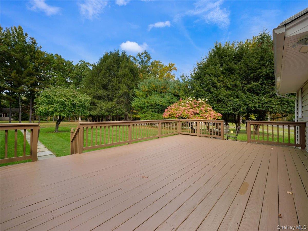 15 Sterling Forest Lane Property Photo 28