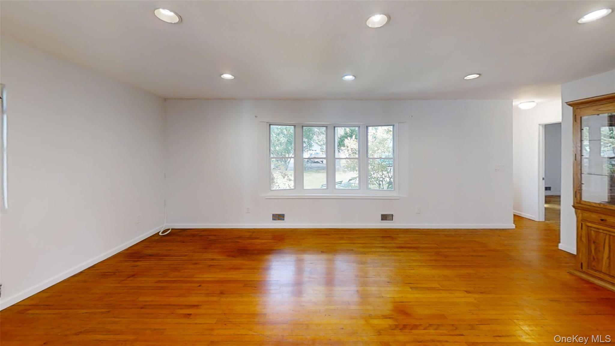430 Grove Road Property Photo 4