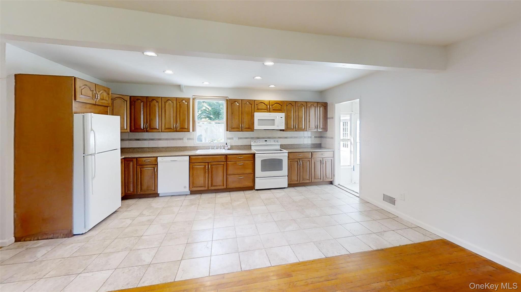 430 Grove Road Property Photo 7