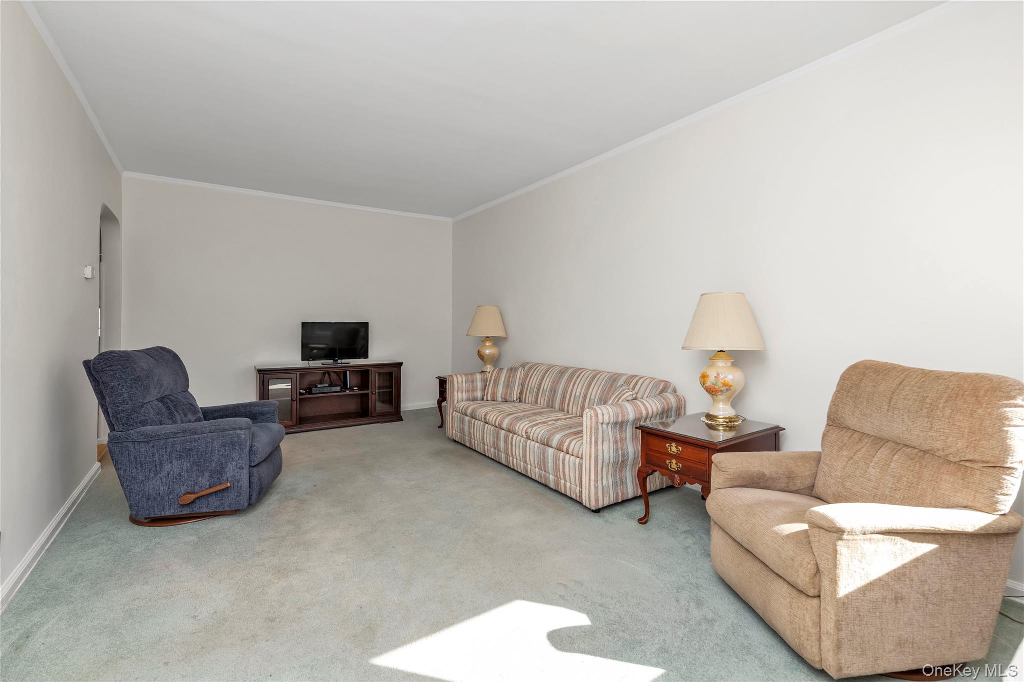 189-21 46th Road Property Photo 4