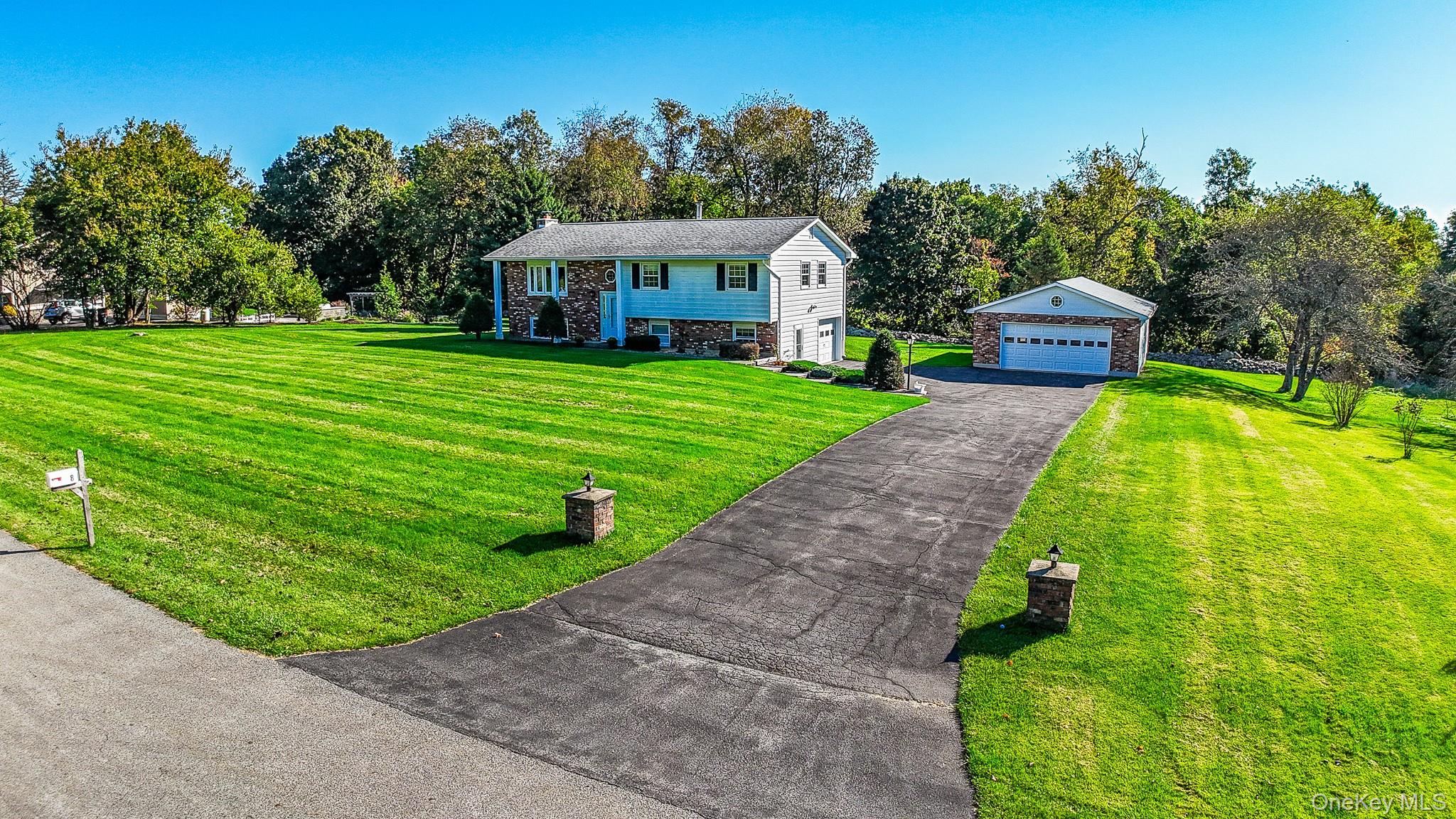 8 Gunsch Estate Drive Property Photo 3