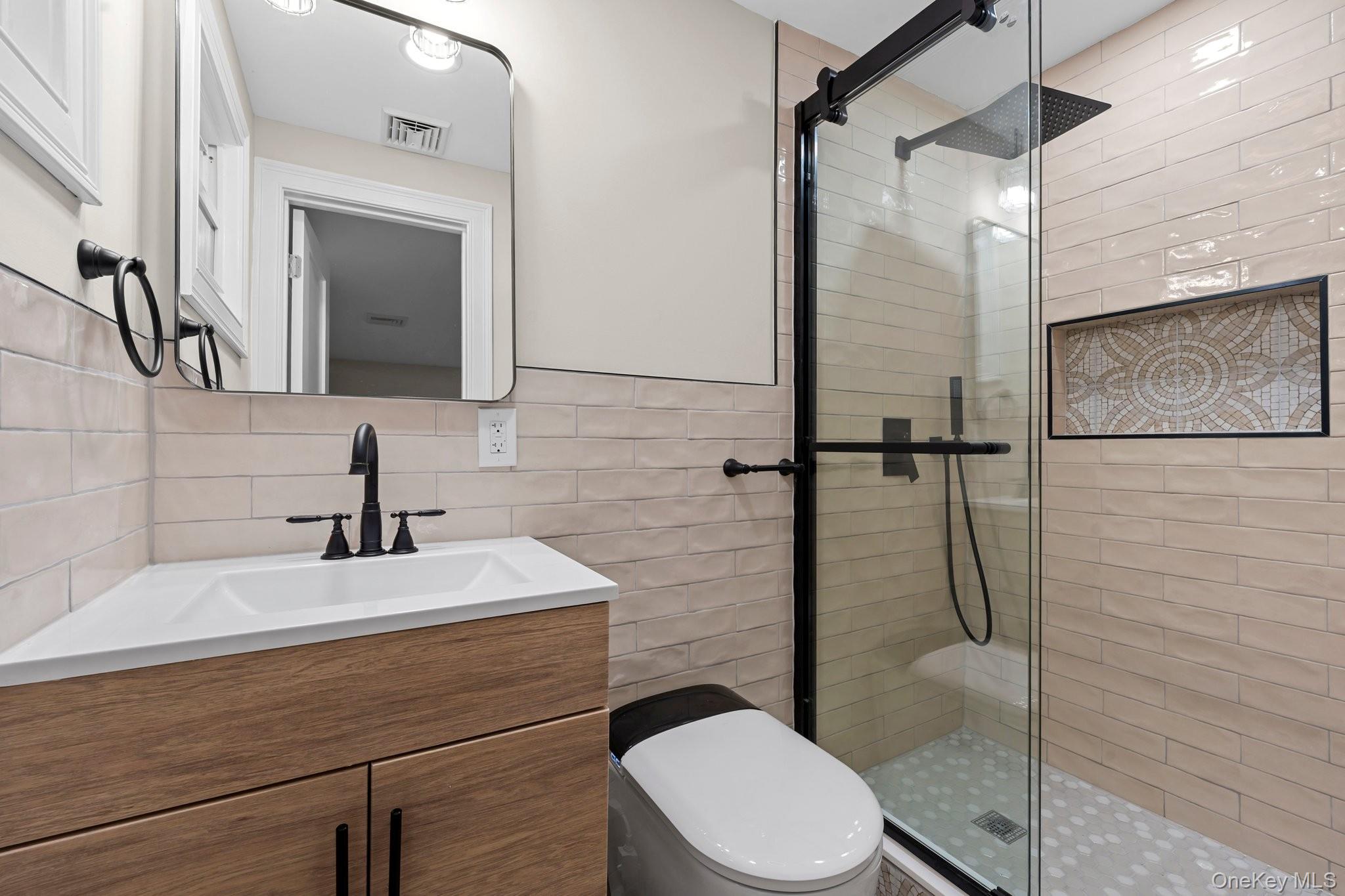 1 Medford Lane Property Photo 21