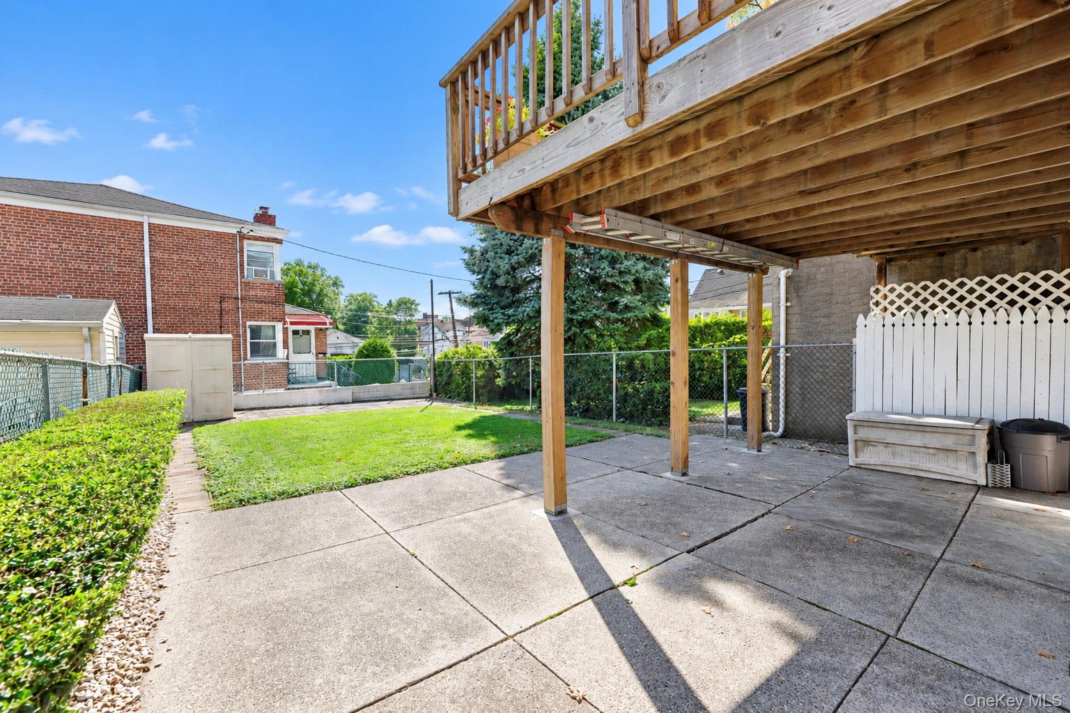 208 First Street Property Photo 4