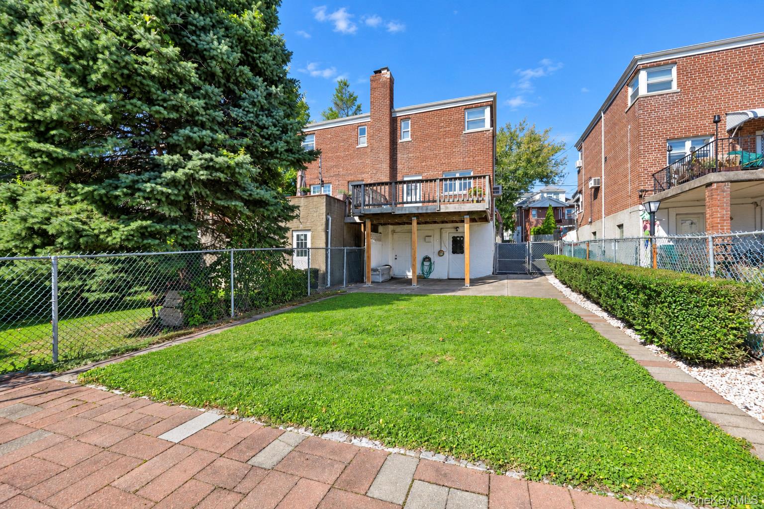 208 First Street Property Photo 5