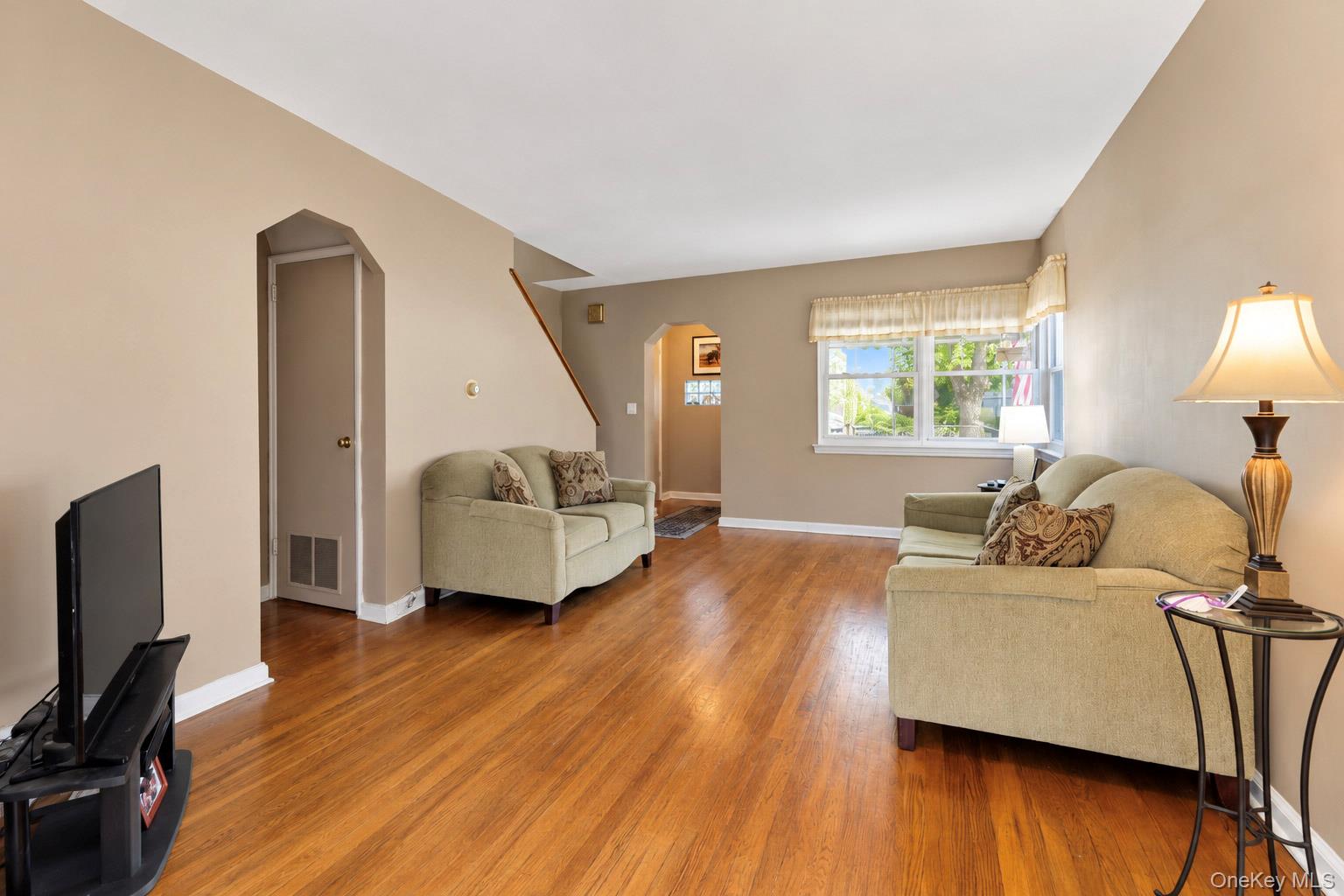 208 First Street Property Photo 11