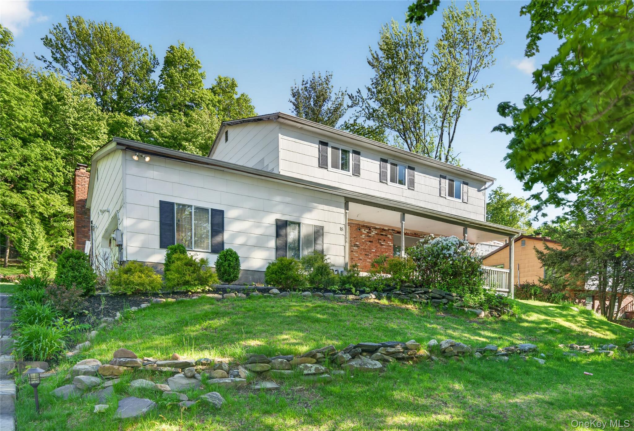 18 Arlington Drive Property Photo 1