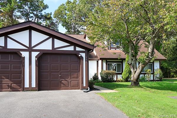 133 Fieldstone Court Property Photo 1