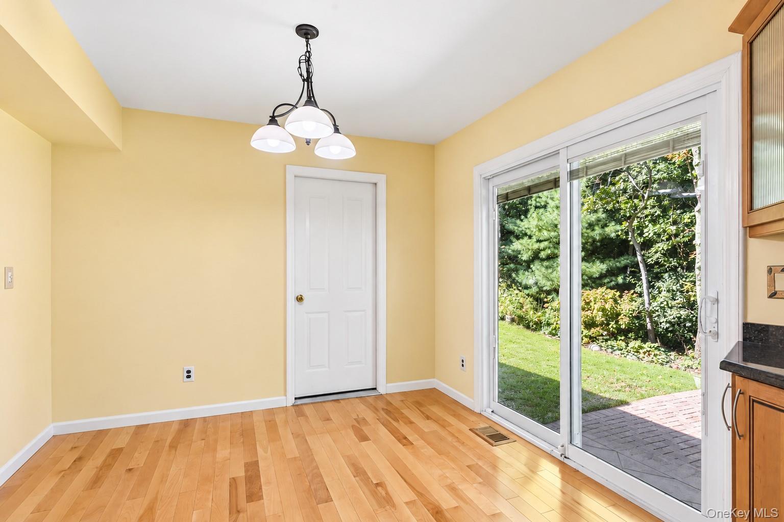 24 Huntington Commons Property Photo 6