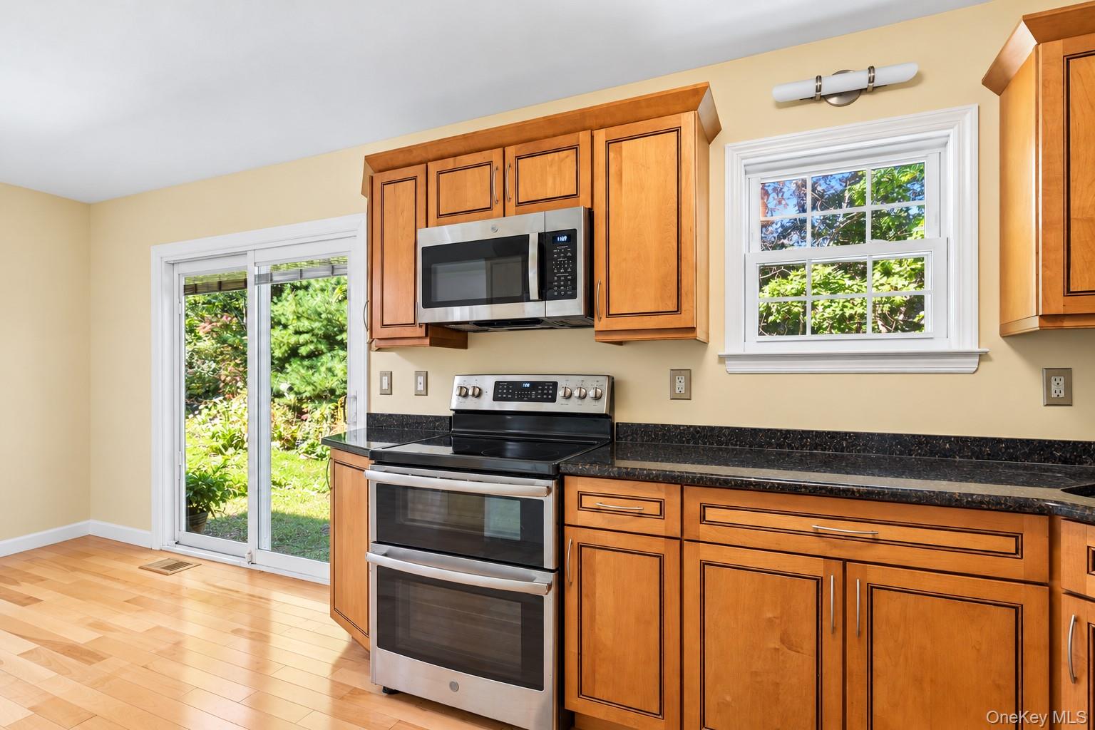 24 Huntington Commons Property Photo 8