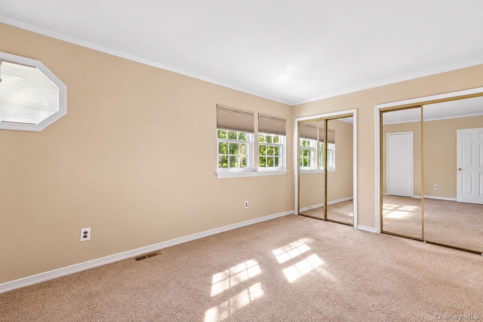 24 Huntington Commons Property Photo 13
