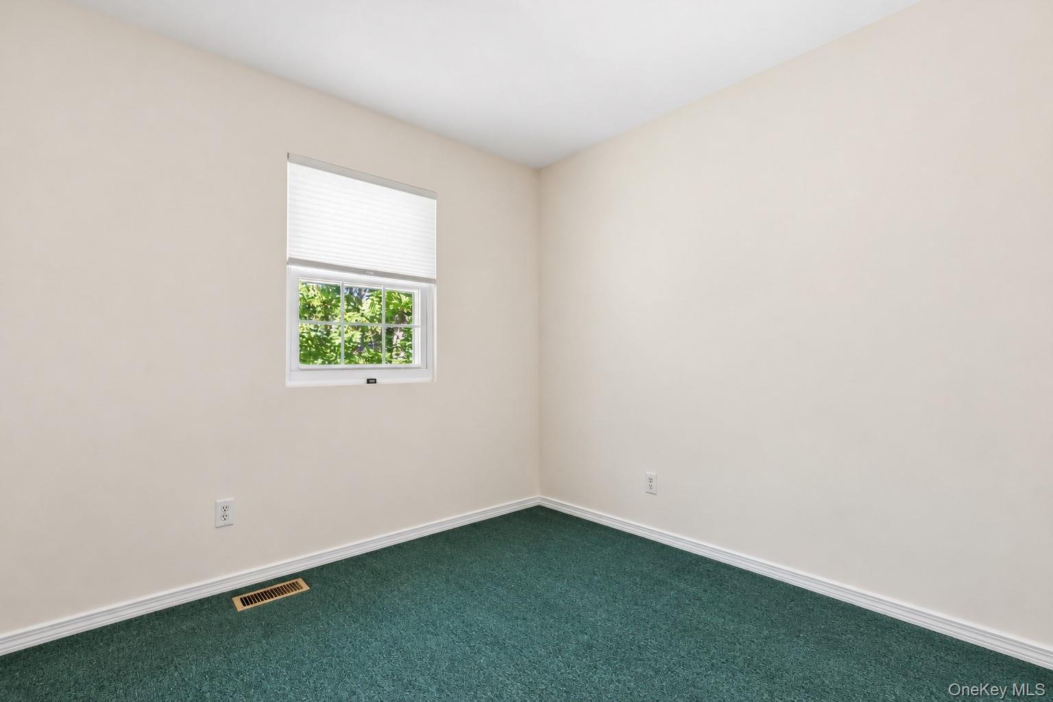 24 Huntington Commons Property Photo 16