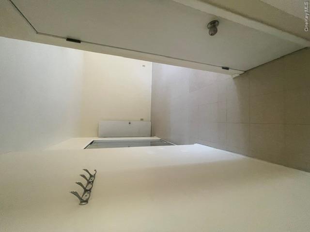 2167 Crotona Avenue 2i Property Photo 6