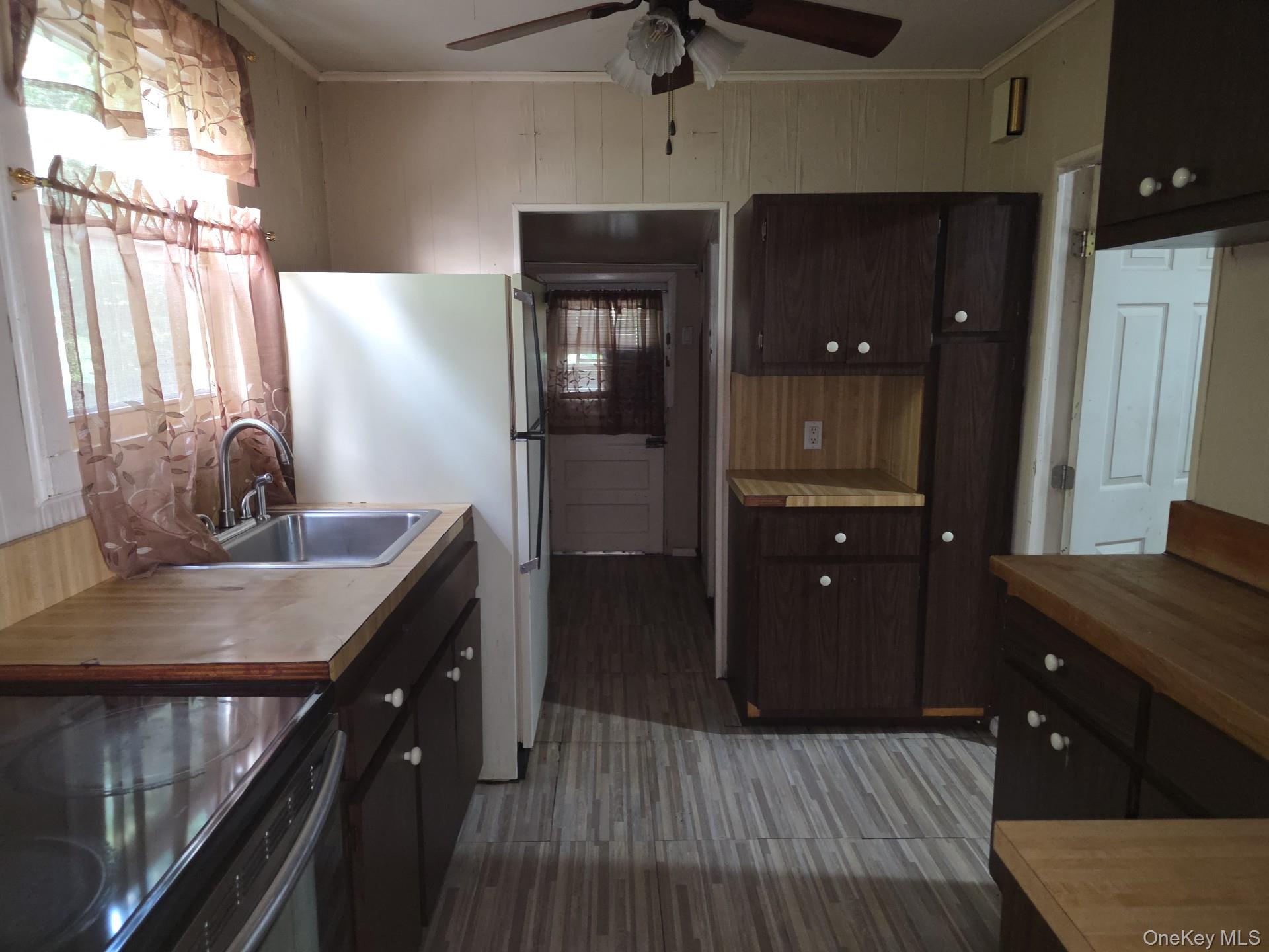 236 Holland Avenue Property Photo 6