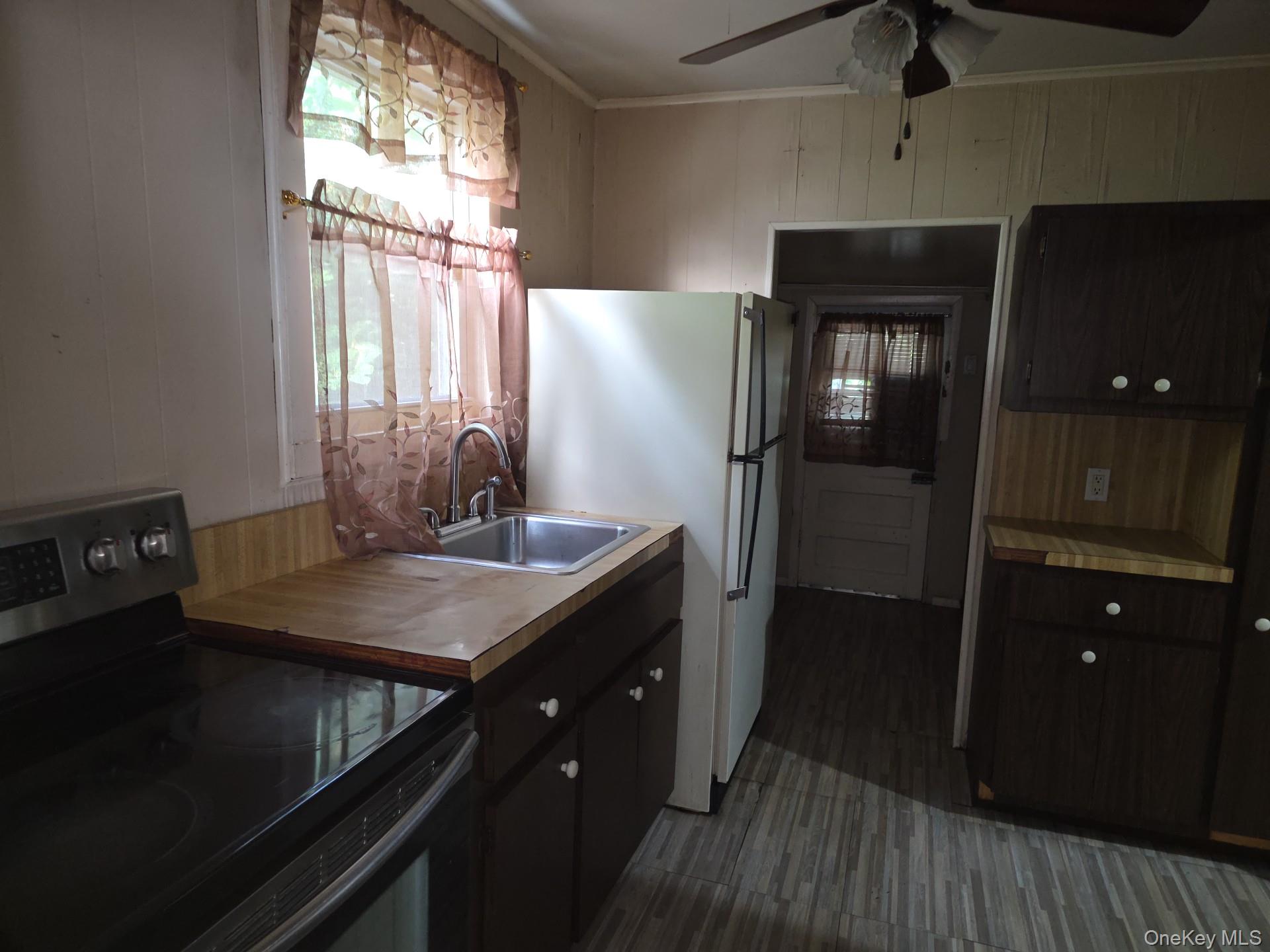 236 Holland Avenue Property Photo 7