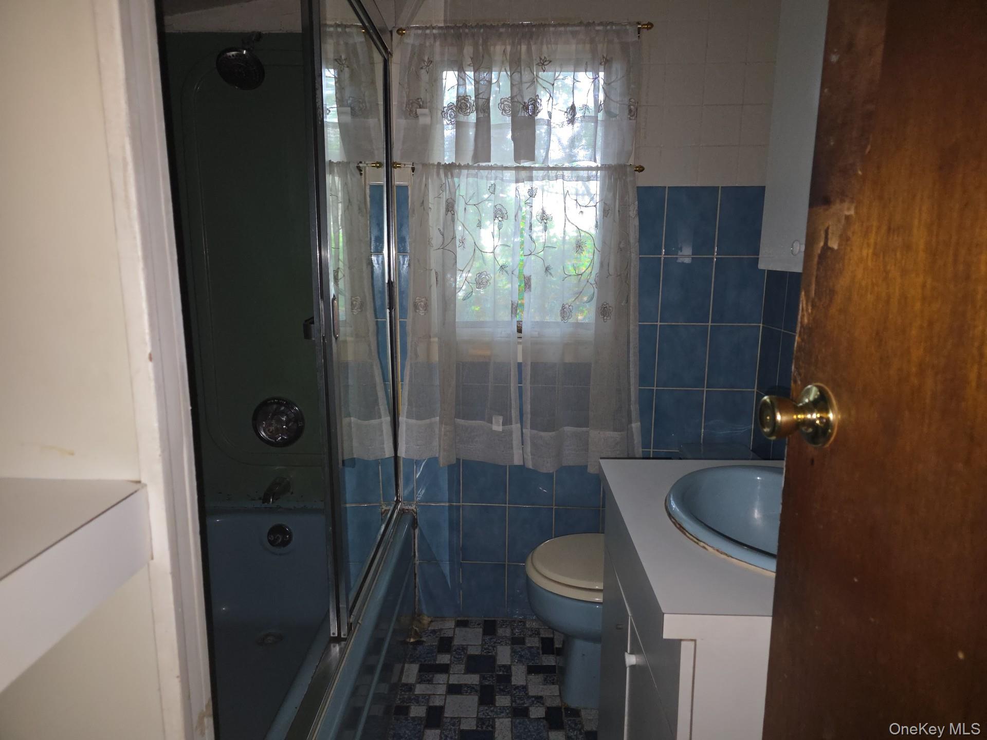 236 Holland Avenue Property Photo 8