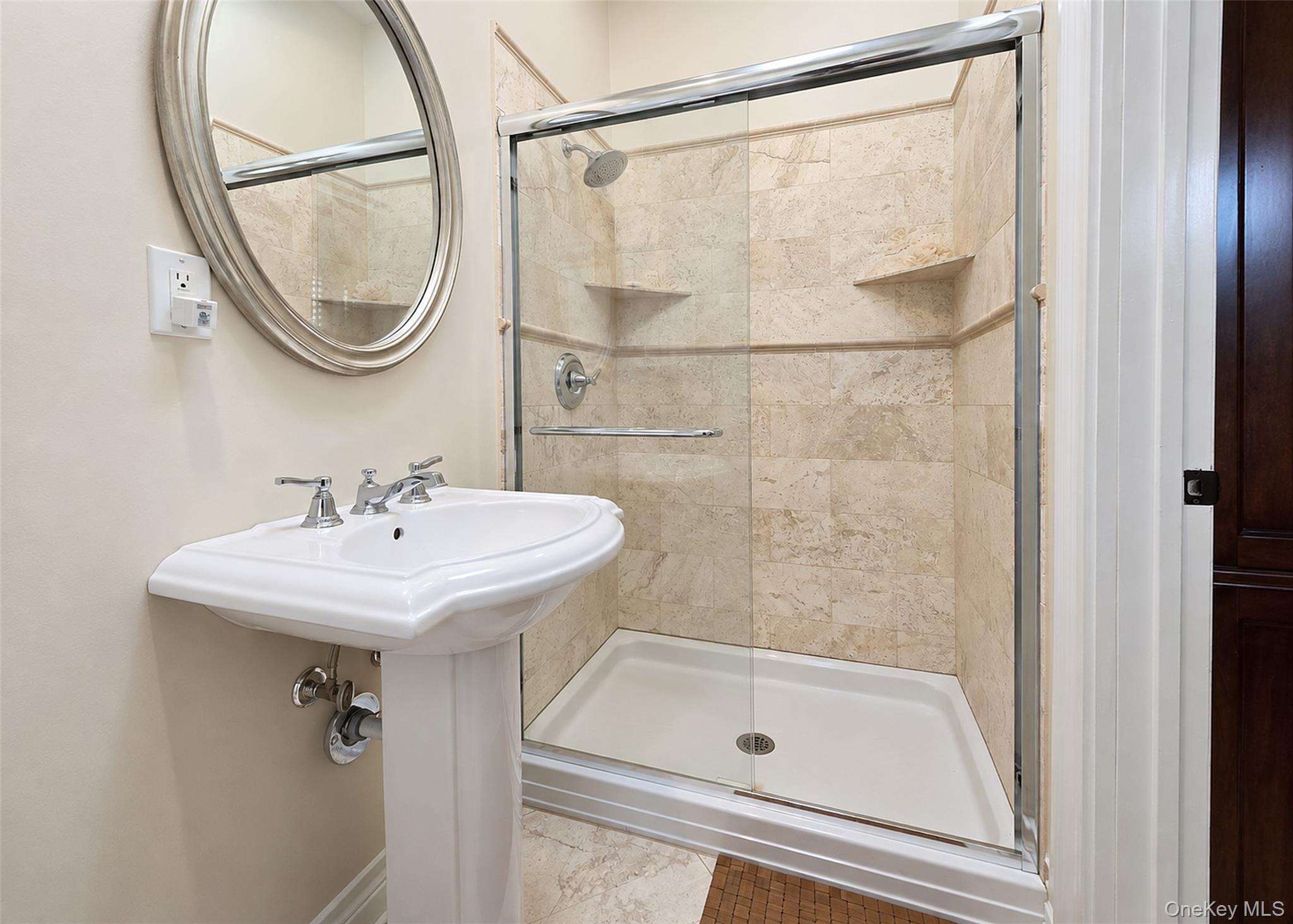 7 Colmar Avenue Property Photo 20