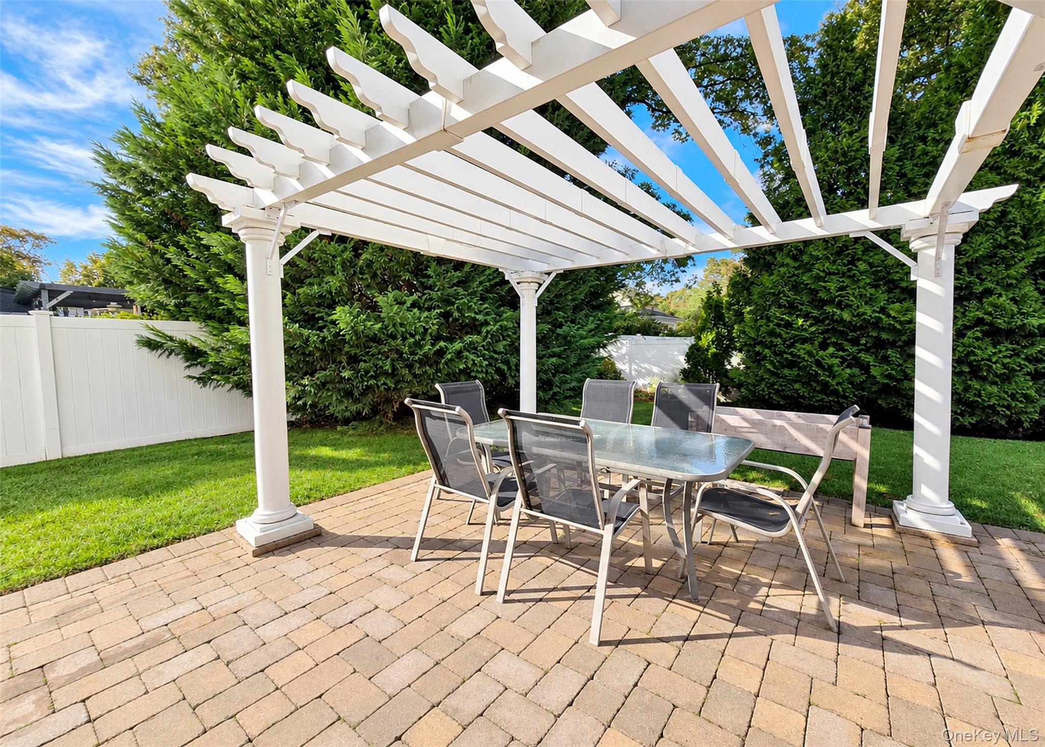 7 Colmar Avenue Property Photo 23
