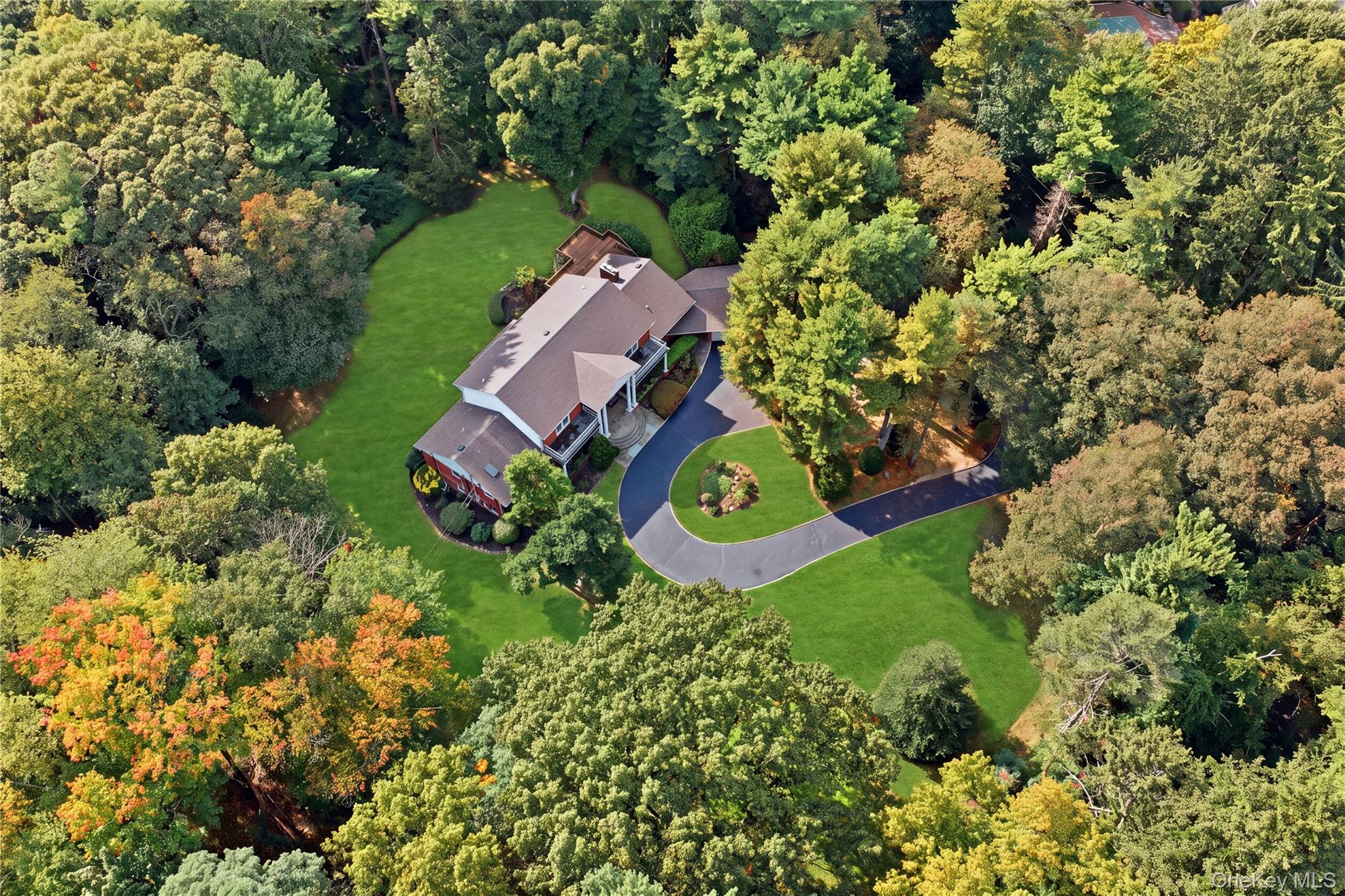 14 Pheasant Hill Lane Property Photo 4