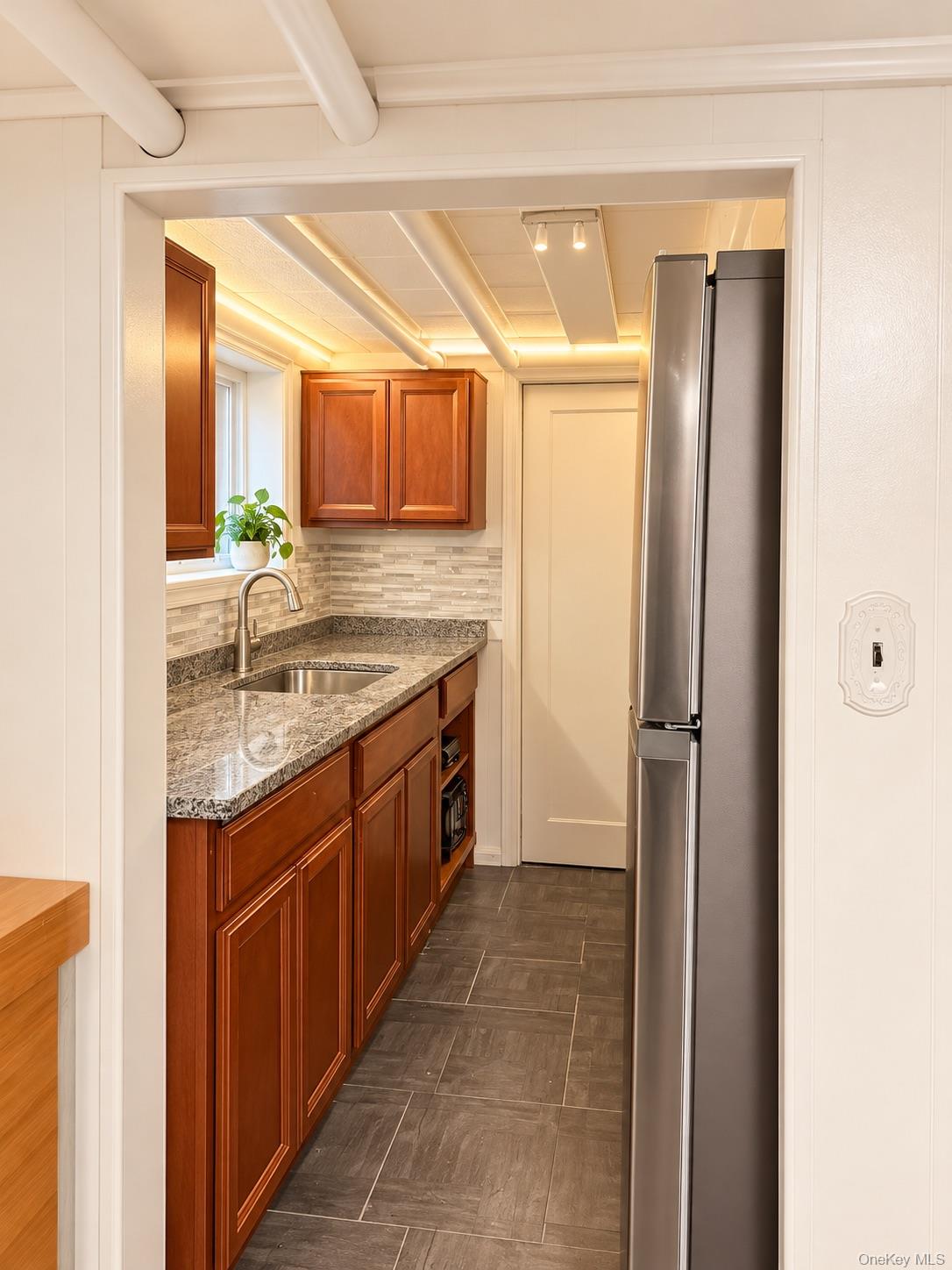 542 Logan Avenue Property Photo 15