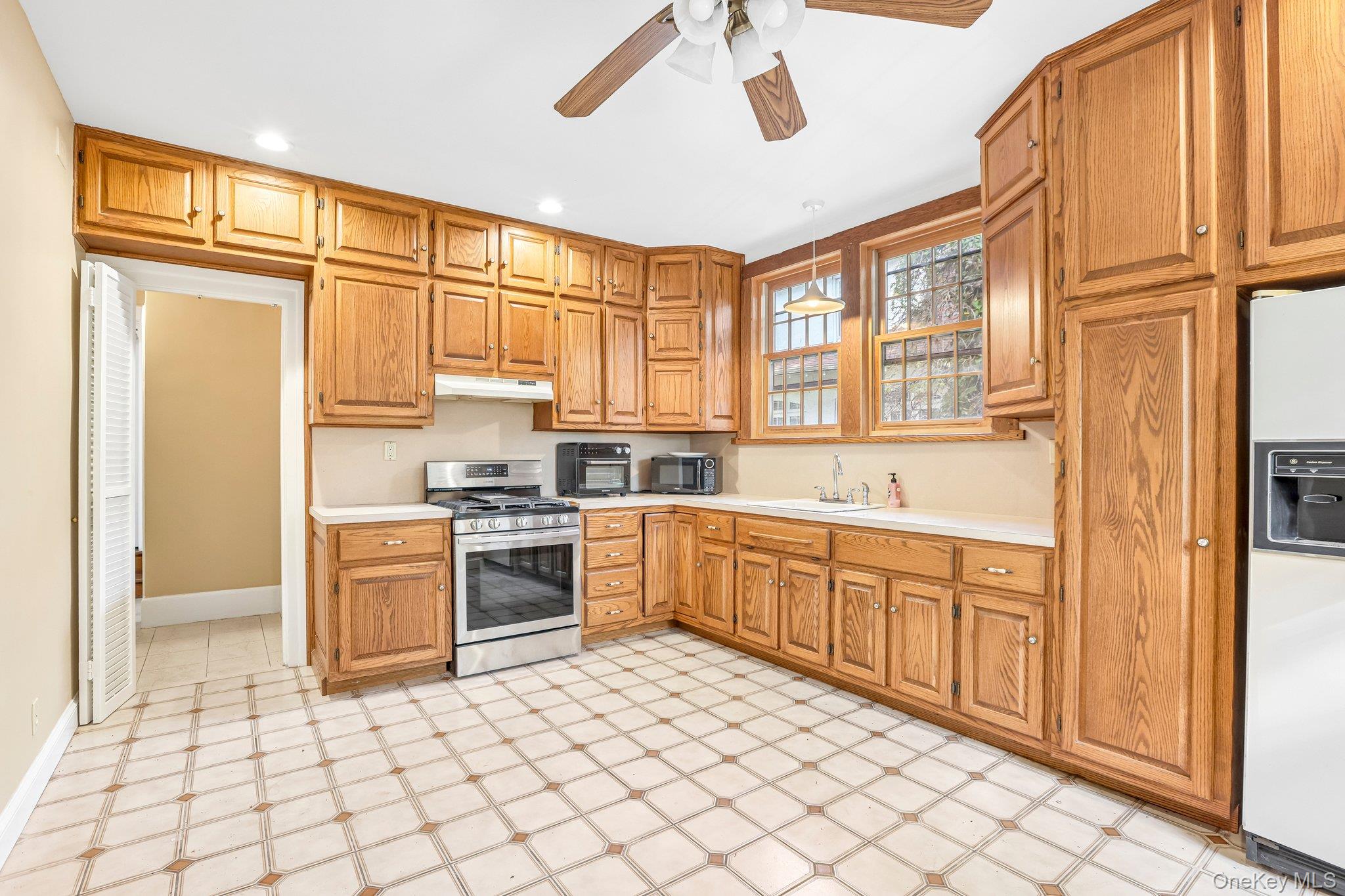 131 Esplanade Property Photo 23