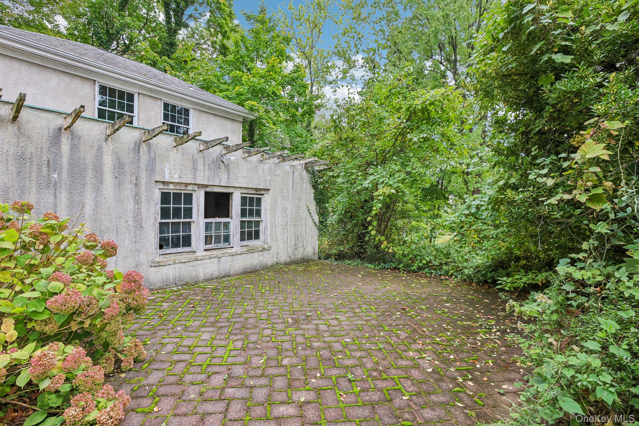 131 Esplanade Property Photo 48