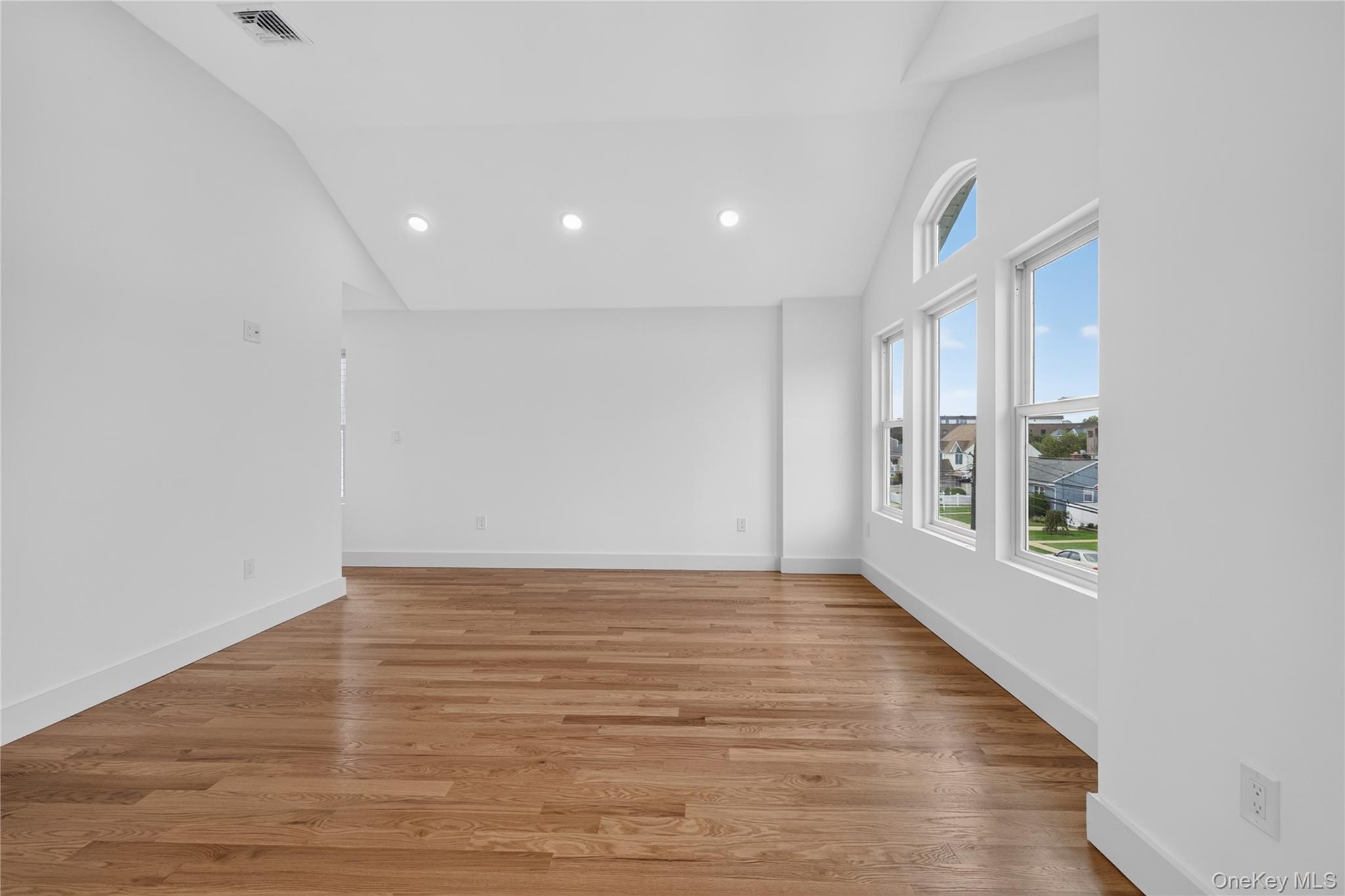 265 Roosevelt Avenue Property Photo 31